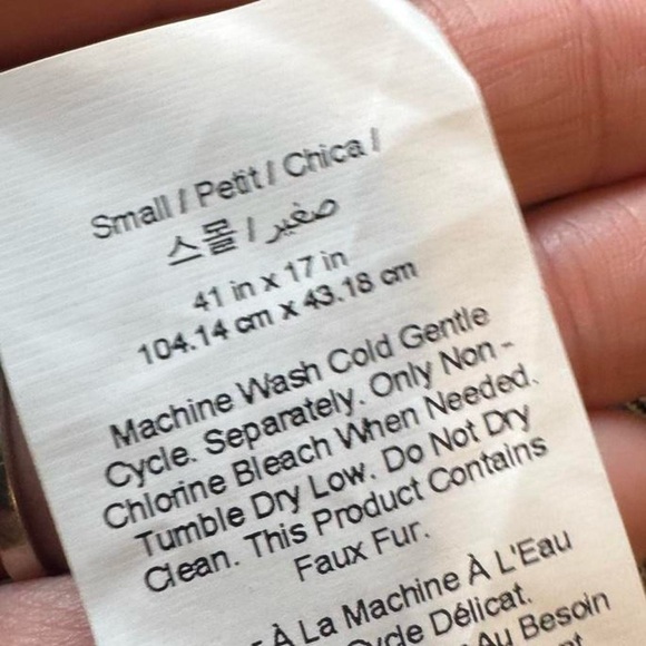 New Pottery Barn Plaid Robe with Faux Fur Trim - Picture 8 of 8